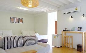 Udee Cozy Hotel